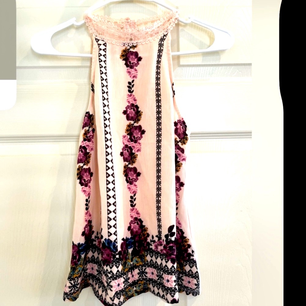 ABOUT A GIRL Floral Lace Trim Halter Top - Pink